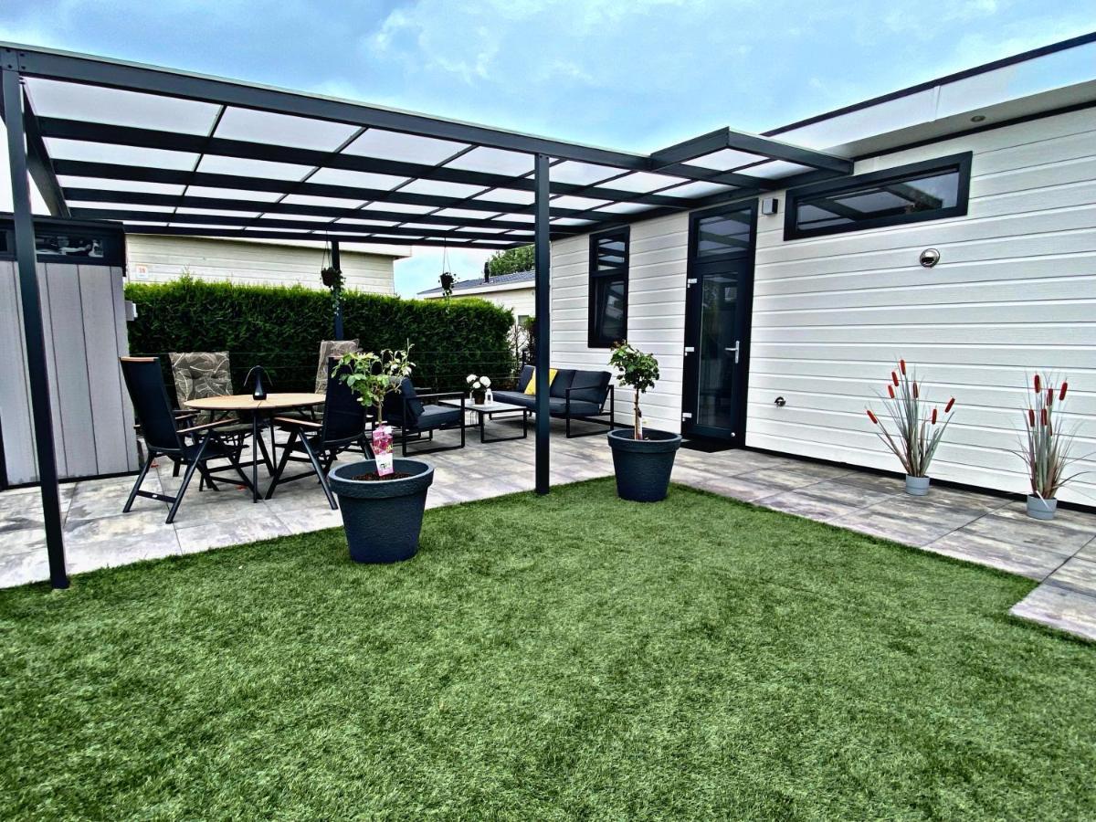 Ferienhaus Luxchalet #Vaju Lathum# Am See, Strand, Pool, Nationalpark Exterior foto